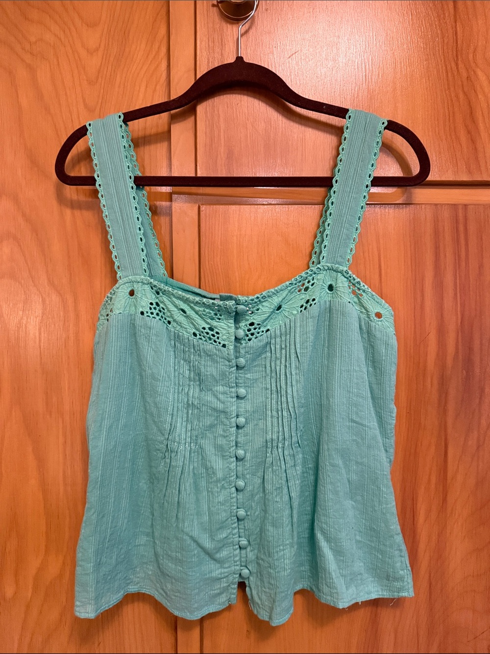 Heartloom Mint Eyelet-Trim Button Front Camisole. Size L